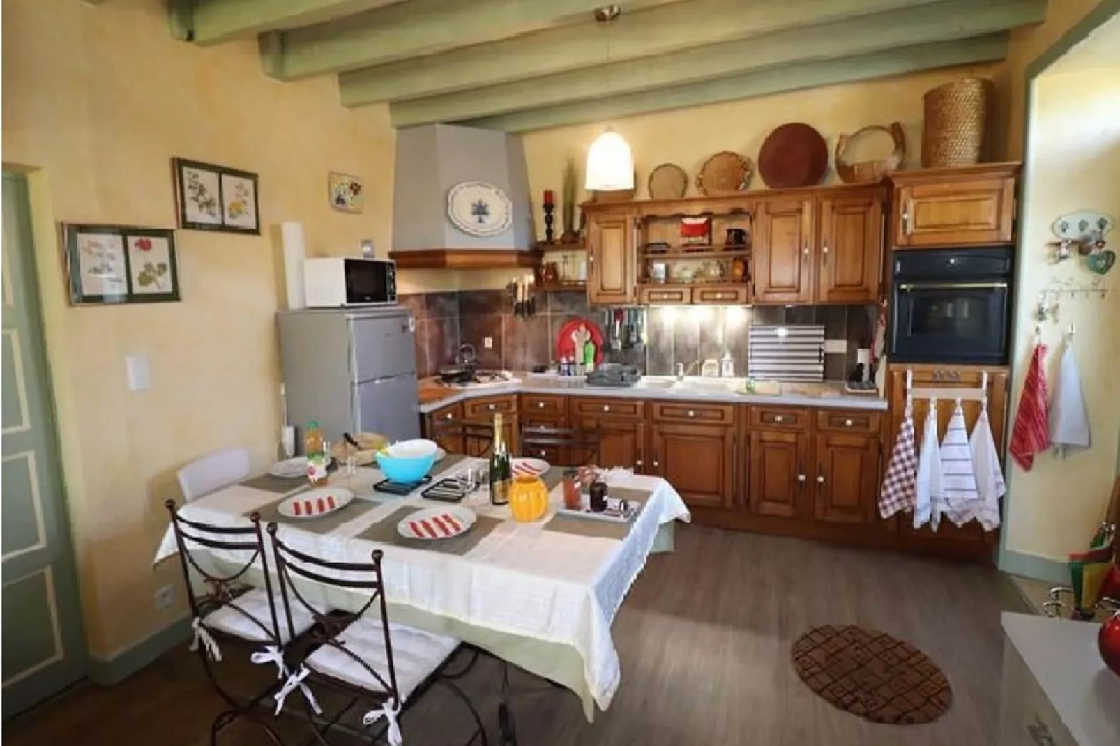 Petite Plaisance-Kitchen