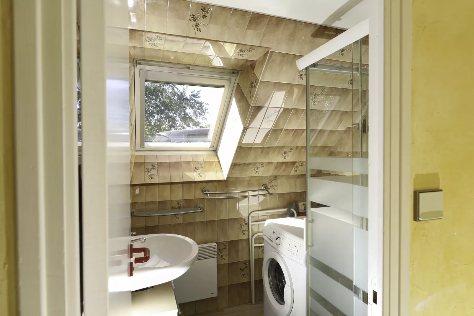 Ferienhaus in Sibiril-Bathroom