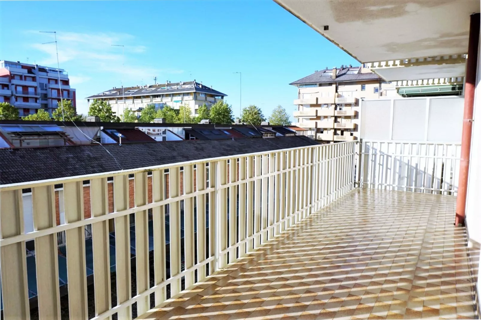 Holiday 225C-Terrassenbalkon