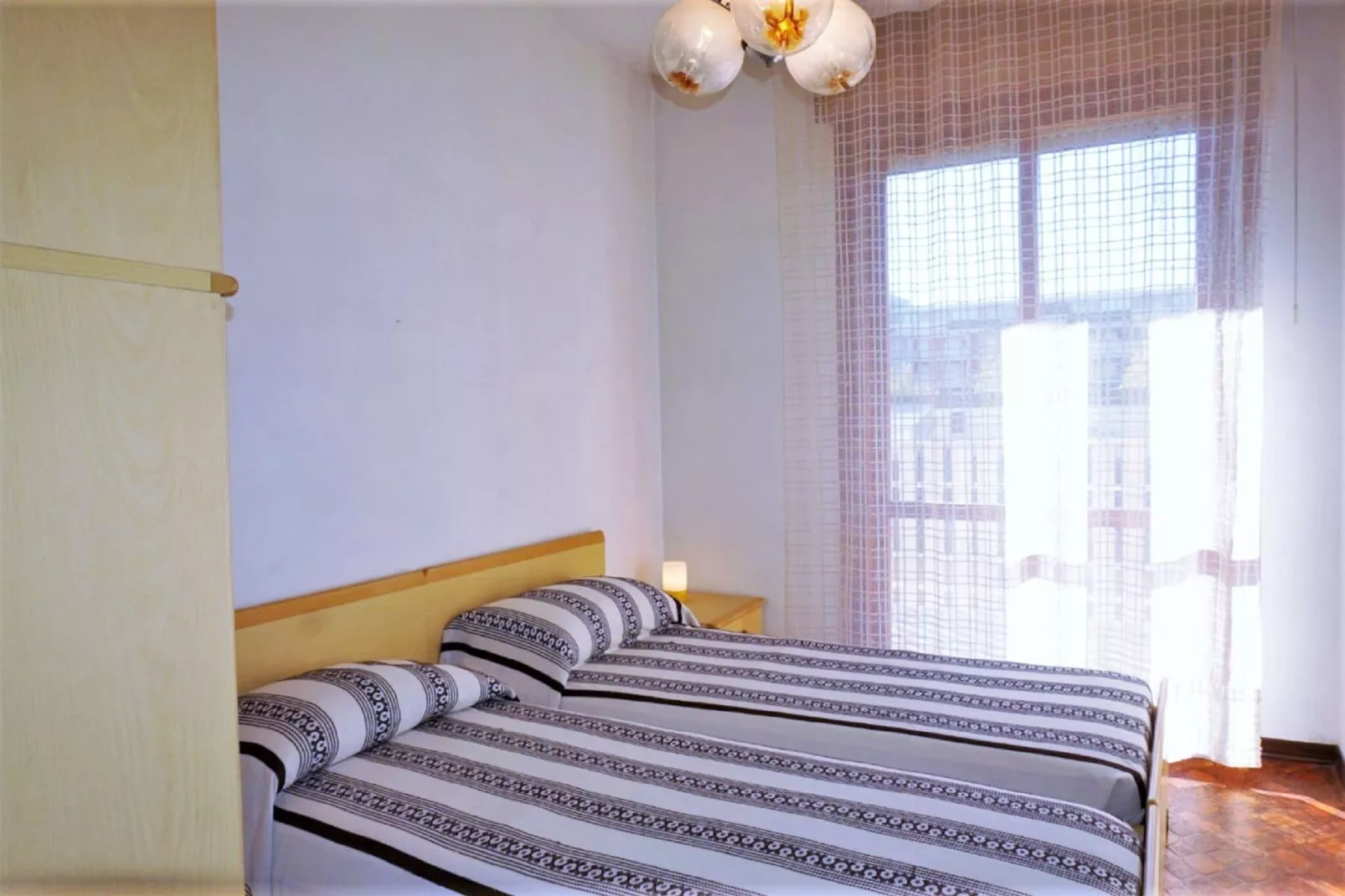 Holiday 225C-Schlafzimmer