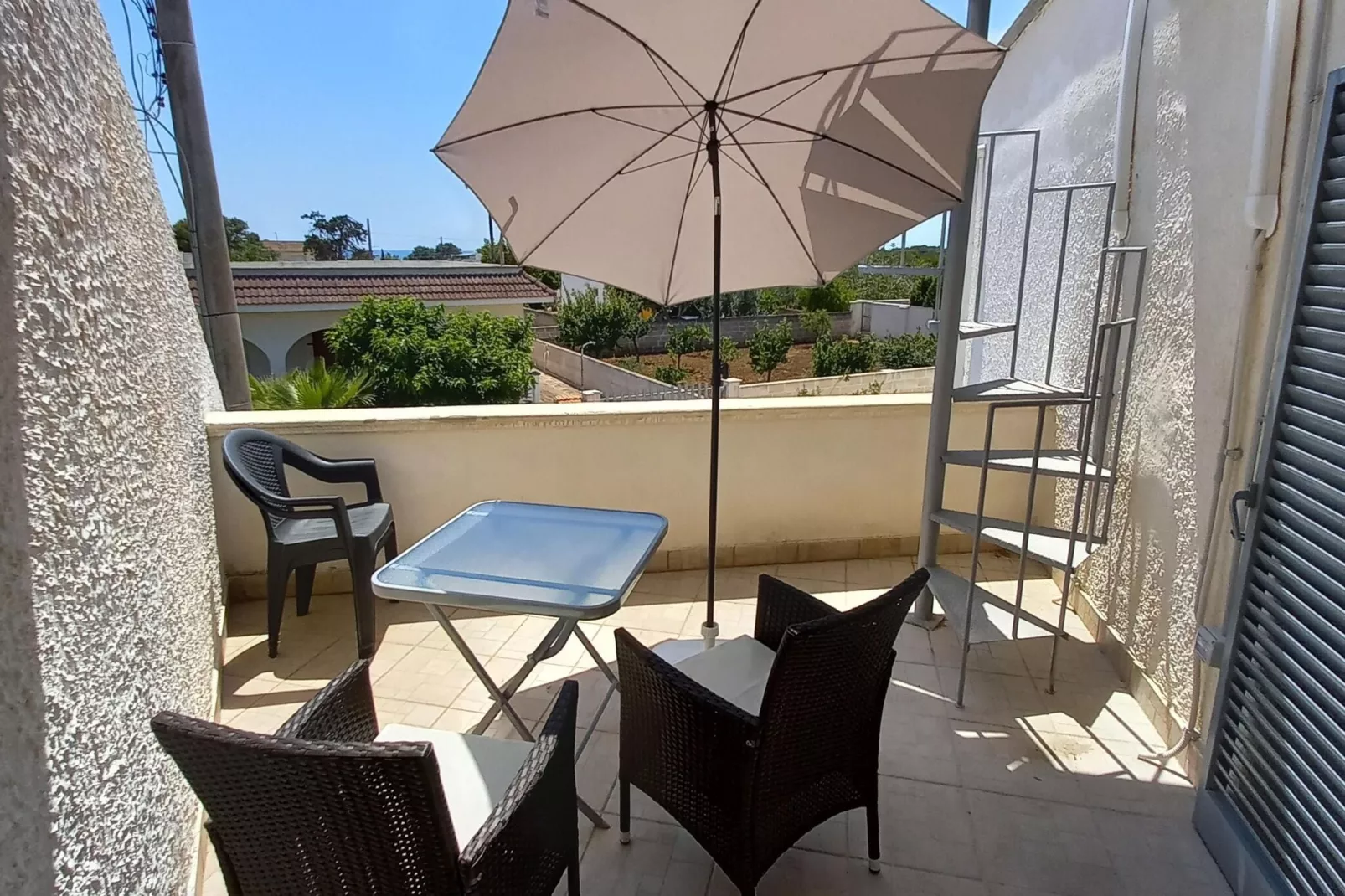Ferienwohnung Casa Gino in San Pietro in Bavegna / Apulien-Terrace balcony