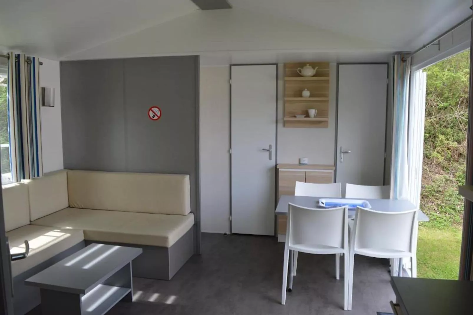 Verblijfpark Ardinam 2-Living room