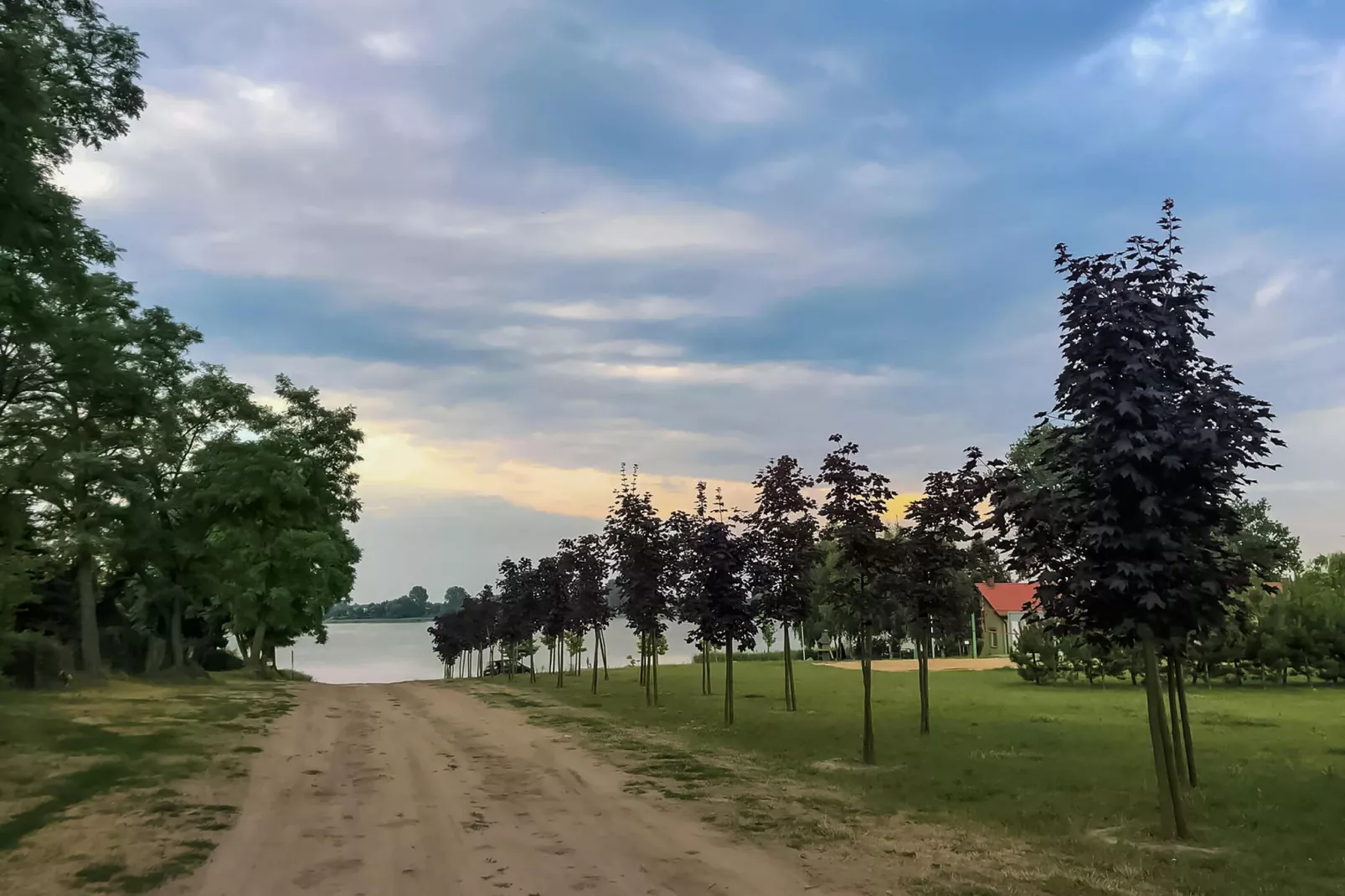 Dom nad Jeziorem Głuszyńskim-Gebiete Sommer 1 km
