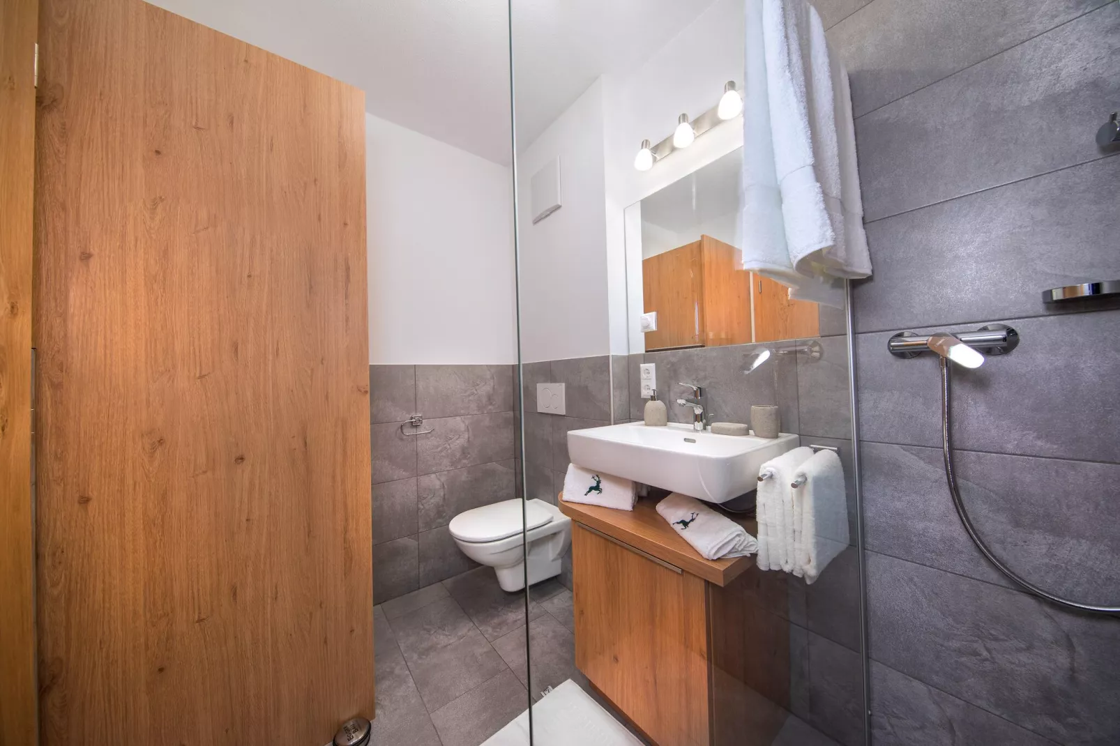 Helios Appartements-Badezimmer