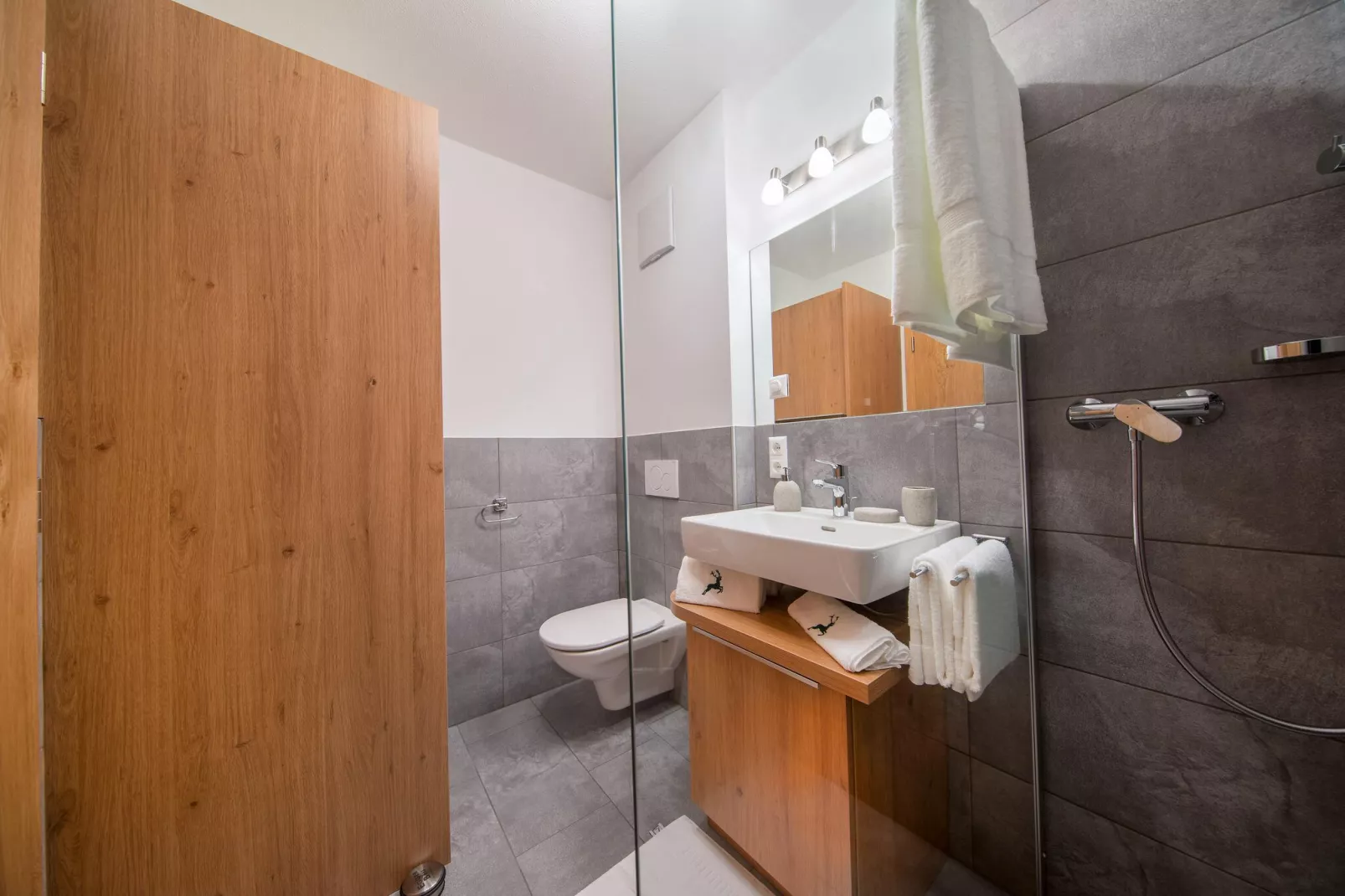 Helios Appartements-Badezimmer