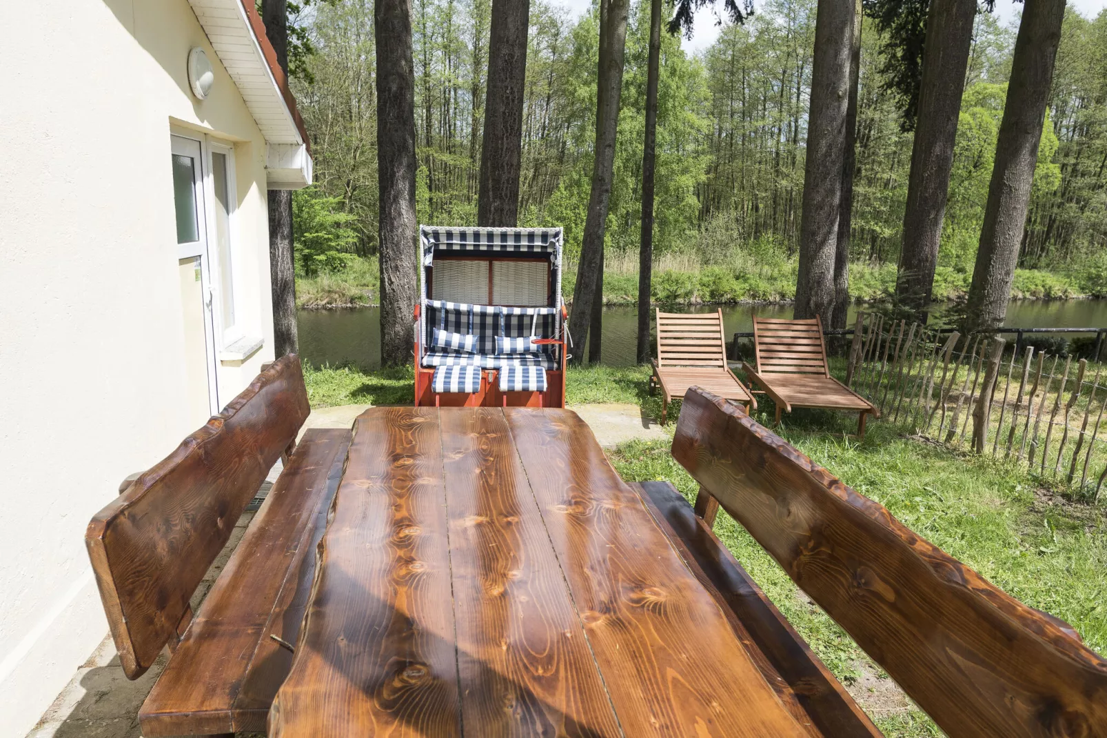 Ferienhaus Eldeblick 4 Personen direkt am Eldeufer in Parchim-Areas summer 1km