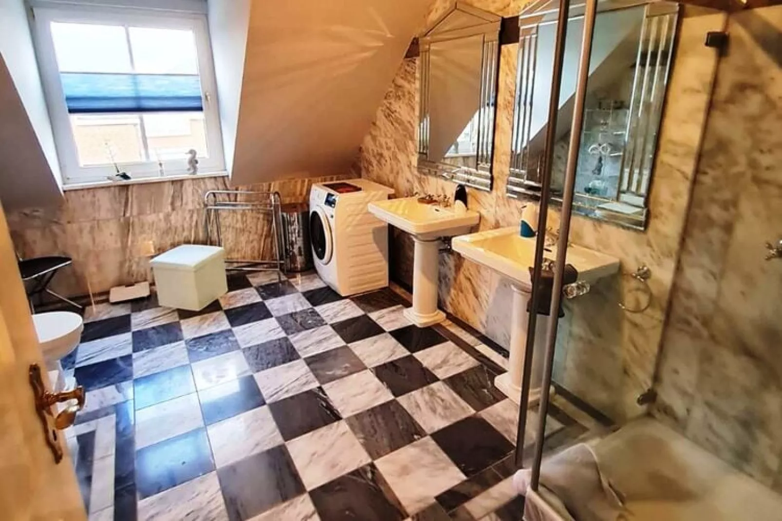Bojendorf FehAmore 6 P-Bathroom