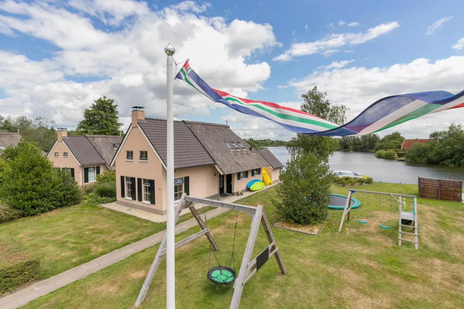 12 pers Lethehuis met sauna buitenspa en toerboot-Exterior summer