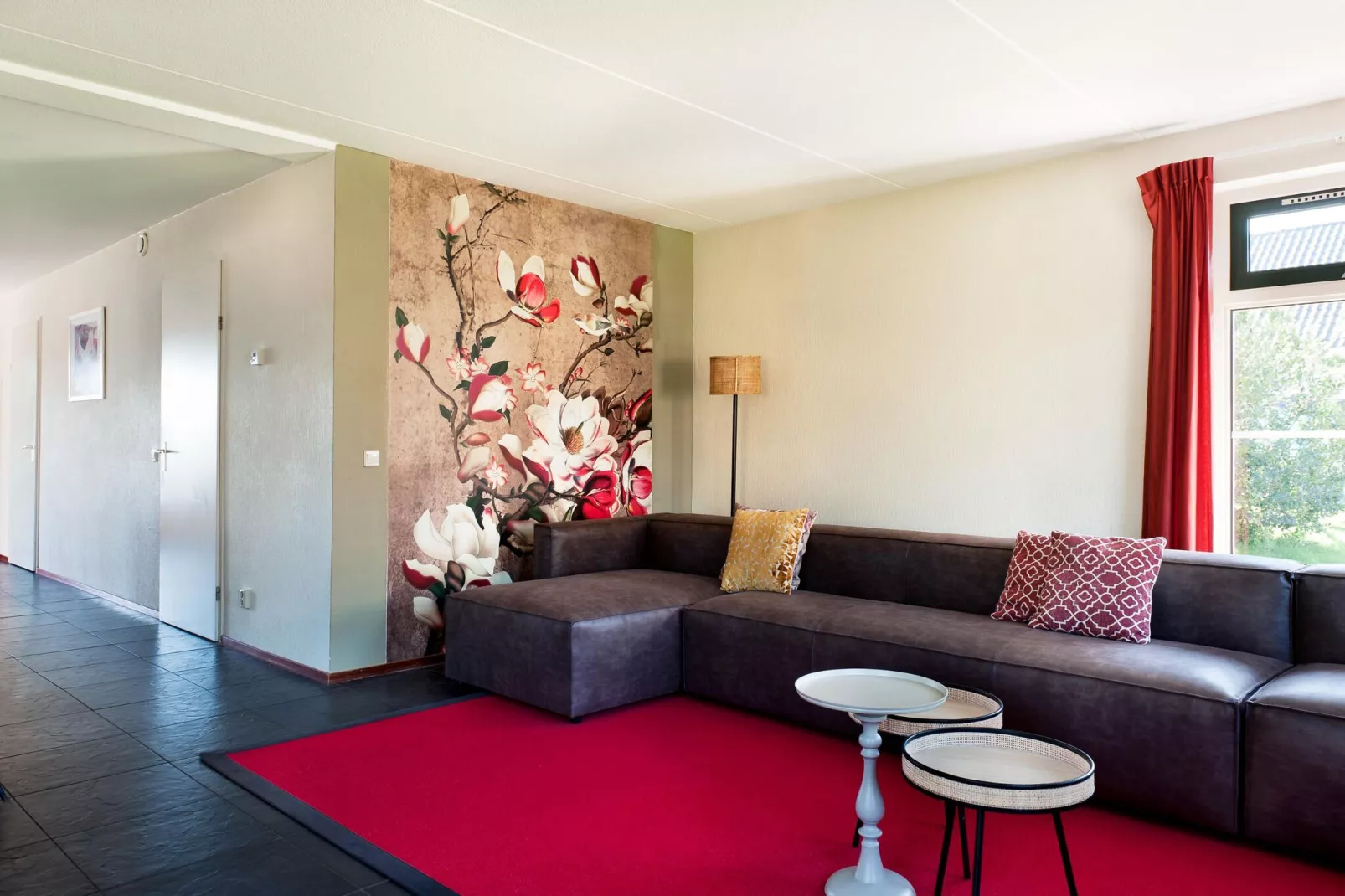 12 pers Lethehuis met sauna buitenspa en toerboot-Living room