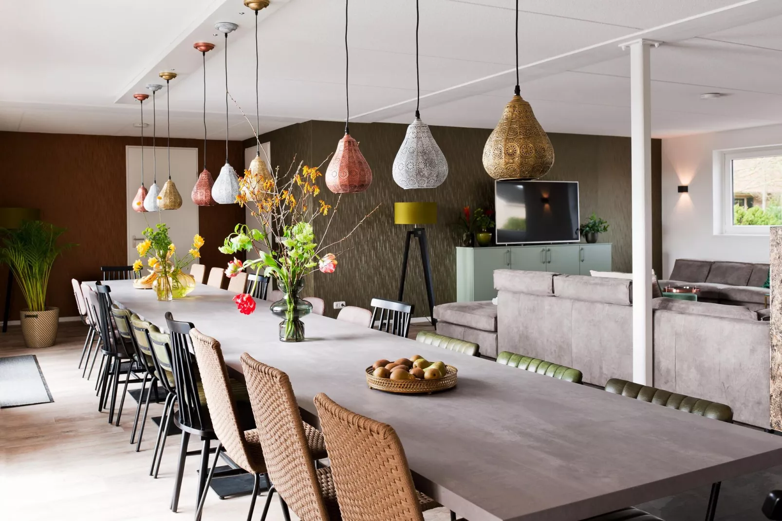 24 pers Pallertshuis Wellness de luxe met sauna en hout gestookte hottub-Dining room