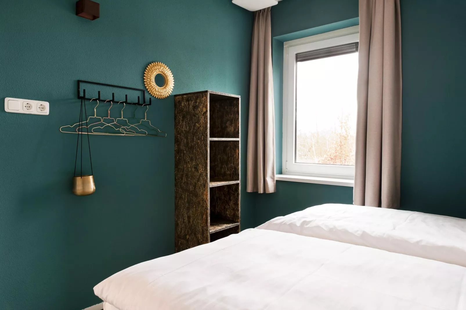 24 pers Pallertshuis Wellness de luxe met sauna en hout gestookte hottub-Bedroom