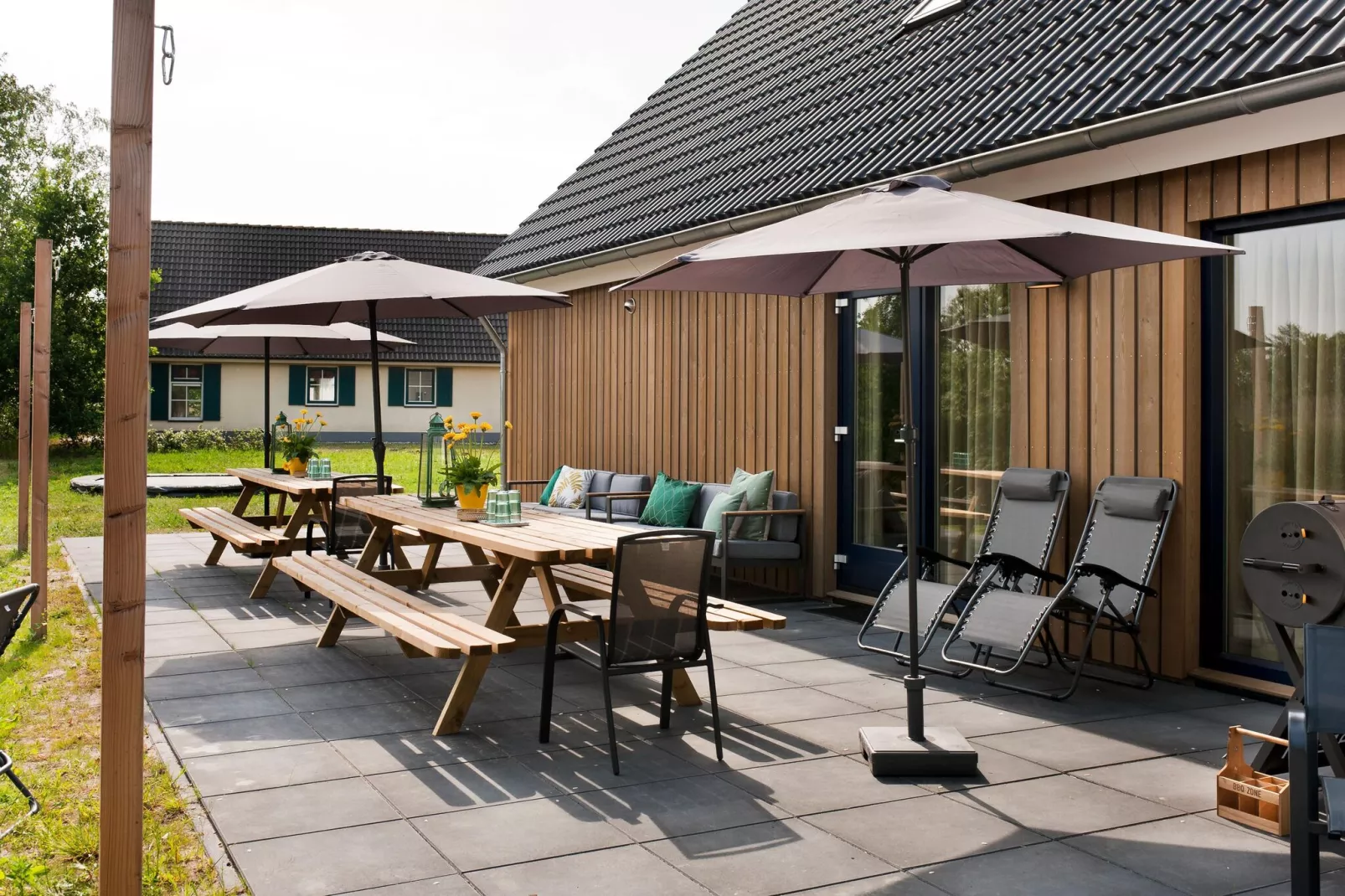 24 pers Pallertshuis Wellness de luxe met sauna en hout gestookte hottub-Gardens summer