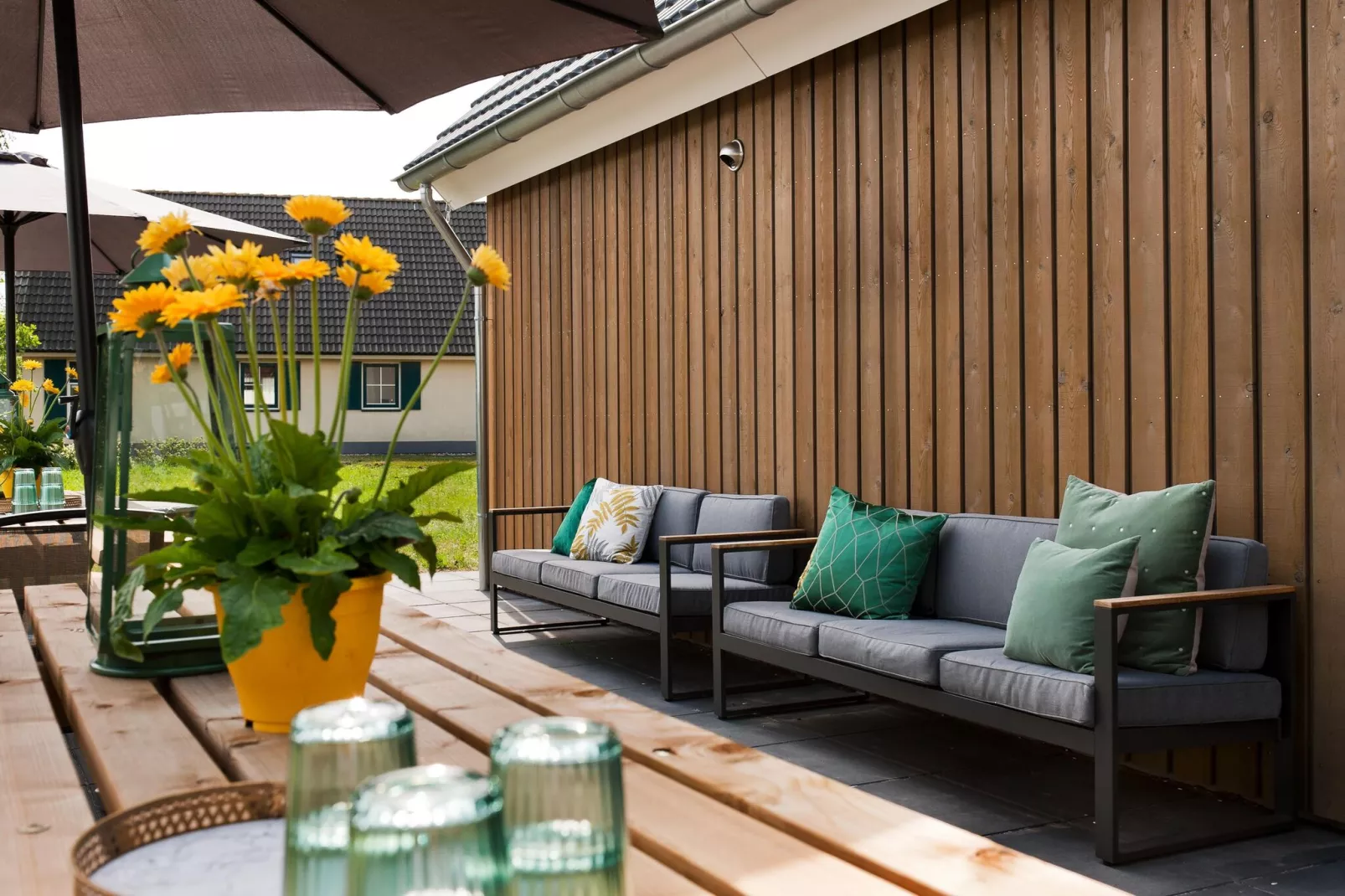 24 pers Pallertshuis Wellness de luxe met sauna en hout gestookte hottub-Gardens summer