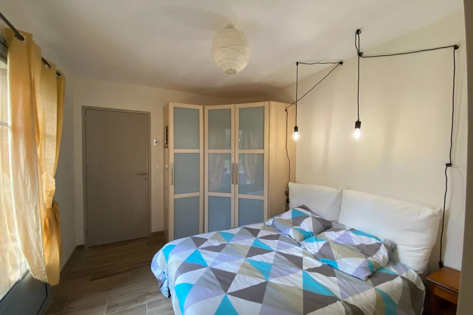 Doppelhaushälfte St Suliac-Bedroom