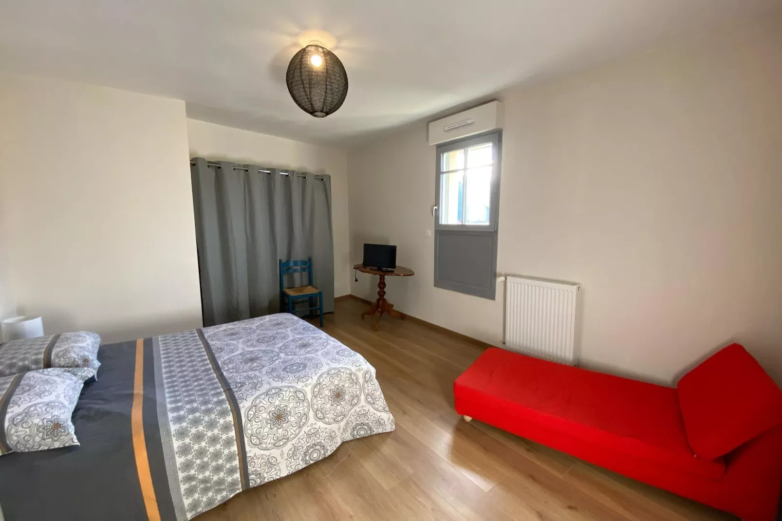 Doppelhaushälfte St Suliac-Bedroom