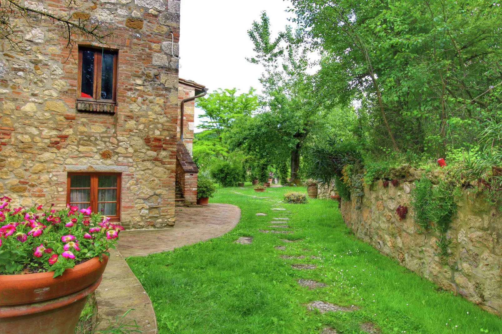 Villa Valardegna-Gardens summer