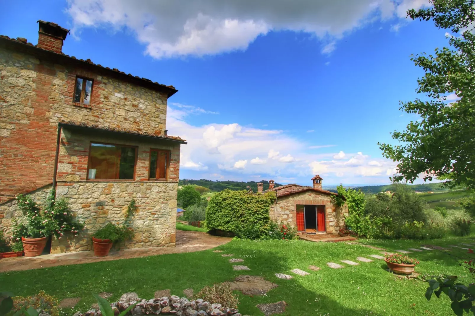 Villa Valardegna-Exterior summer