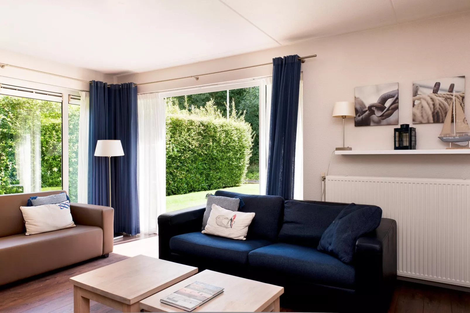 Skip Wellness de luxe met sauna-Wohnzimmer