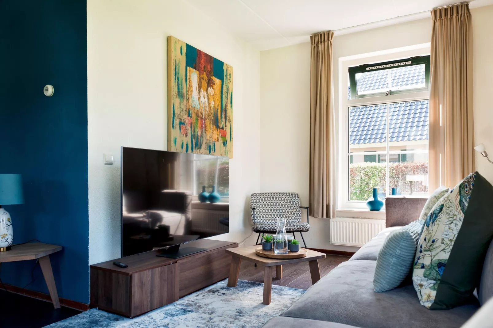 10 pers Lieskehuis Wellness de luxe met sauna buitenspa en toerboot-Living room