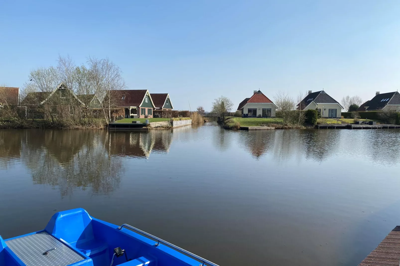 10 pers Lieskehuis Wellness de luxe met sauna buitenspa en toerboot-Areas within 1km in summer