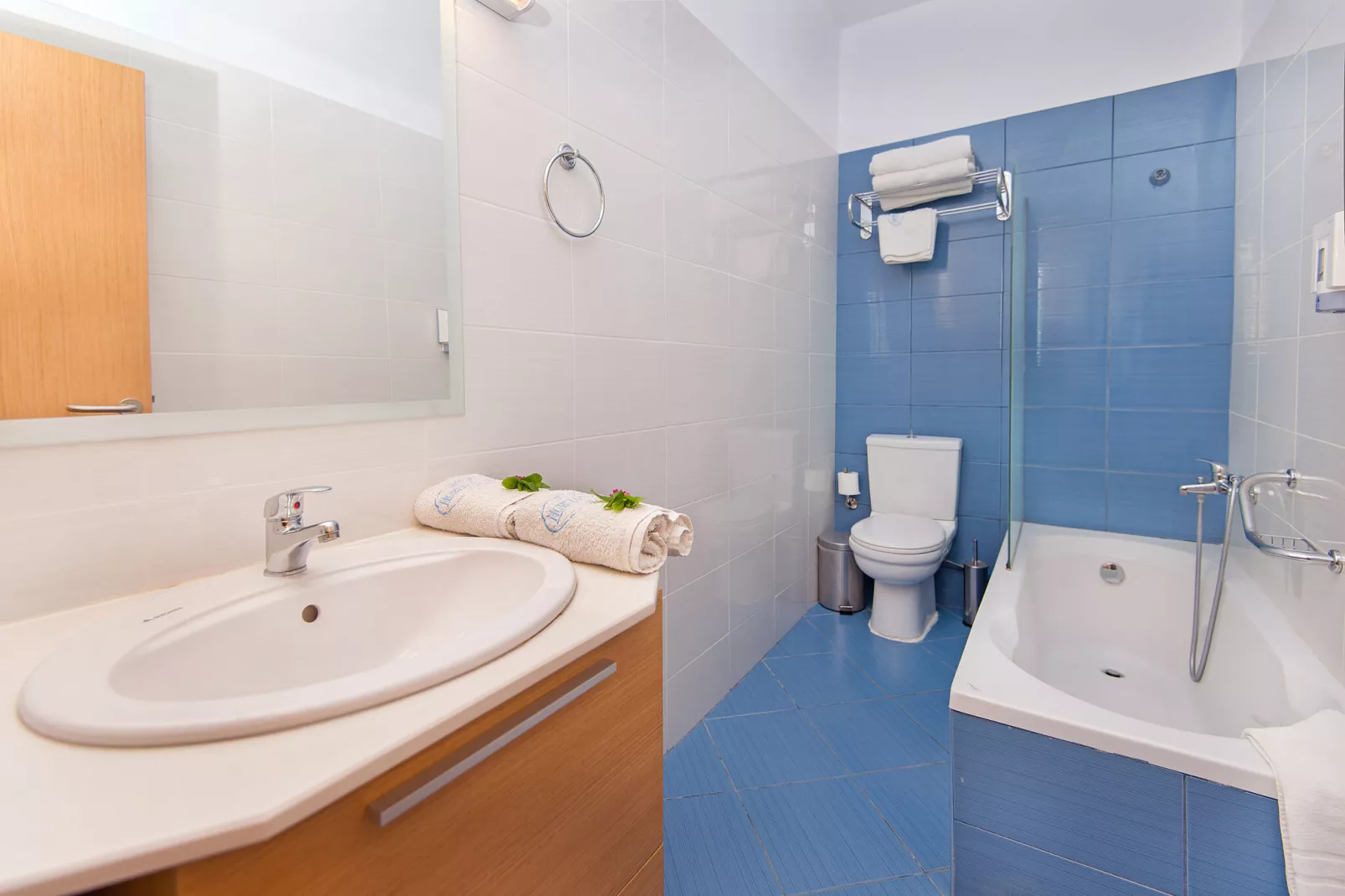 Villas Horizon Line / Villa Erato / Kiotari-Bathroom