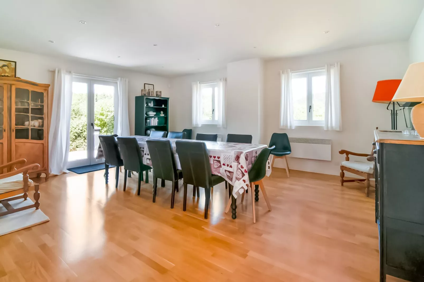 Prelle 3-Dining room