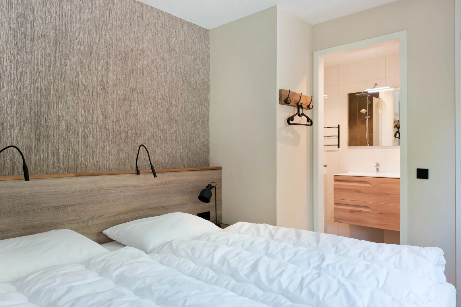 8 pers Metbroekhuis Wellness de luxe met sauna & buitenspa-Bedroom