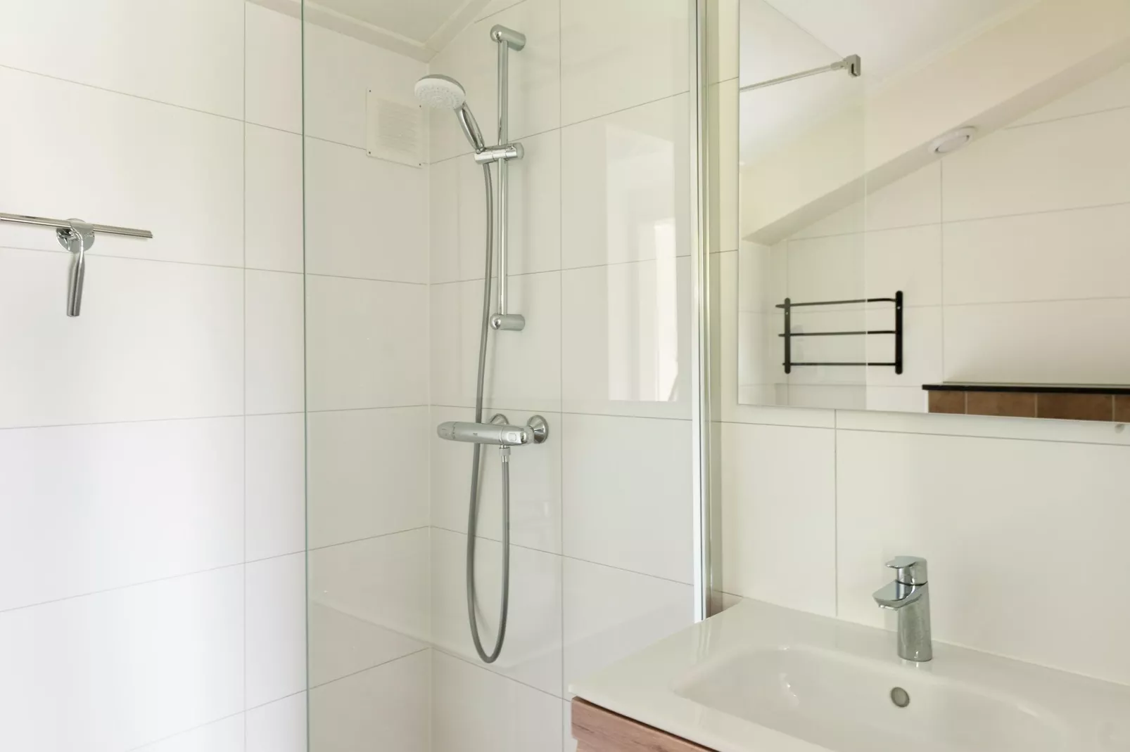 8 pers Metbroekhuis Wellness de luxe met sauna & buitenspa-Bathroom