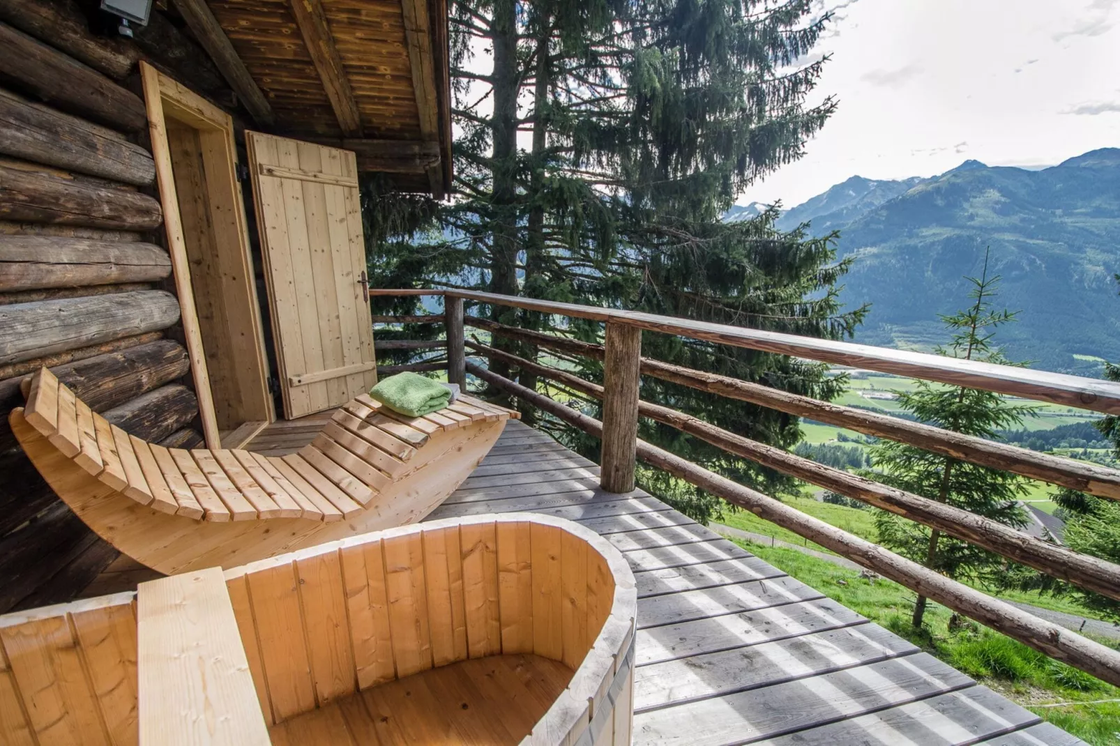 Stiermoos Hütte-View summer