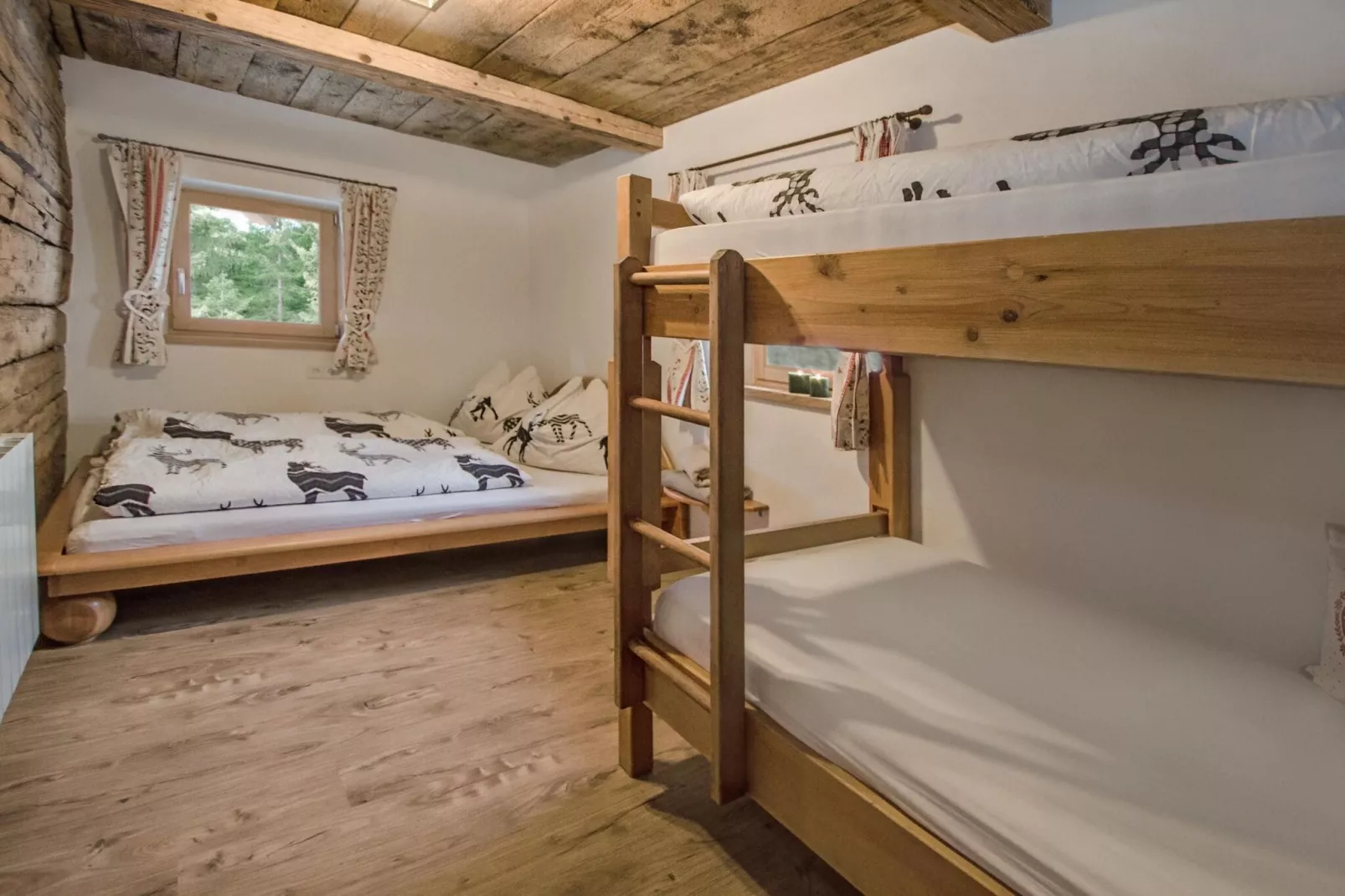 Oberholzlehen Hütte-Bedroom