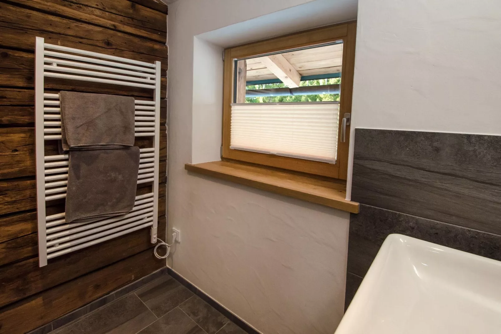 Oberholzlehen Hütte-Bathroom