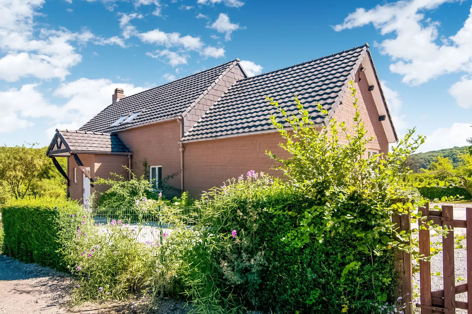 Prelle 3-Exterior summer