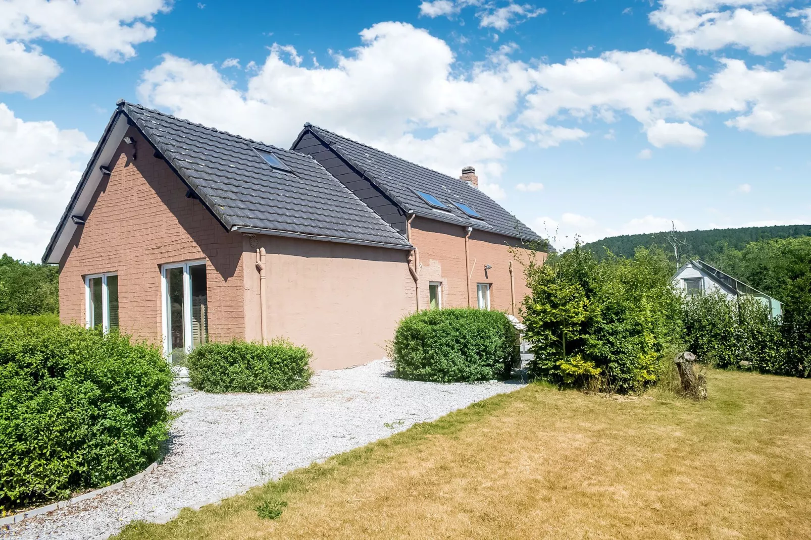 Prelle 3-Exterior summer