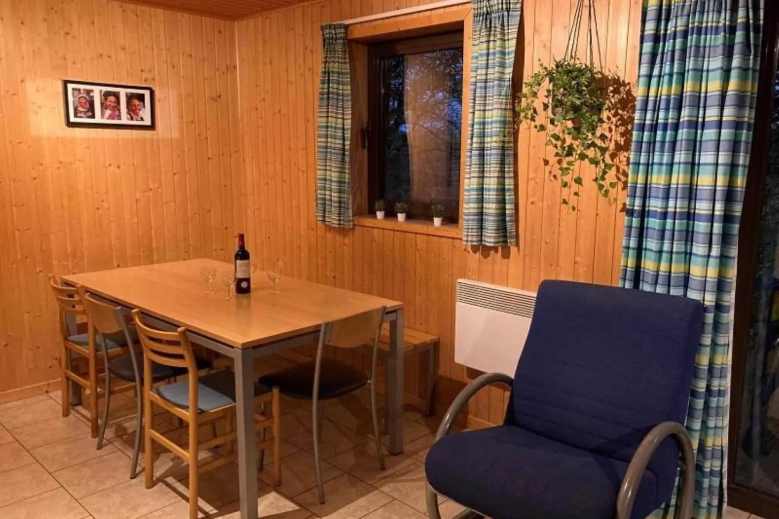 Kangourou 12-Dining room