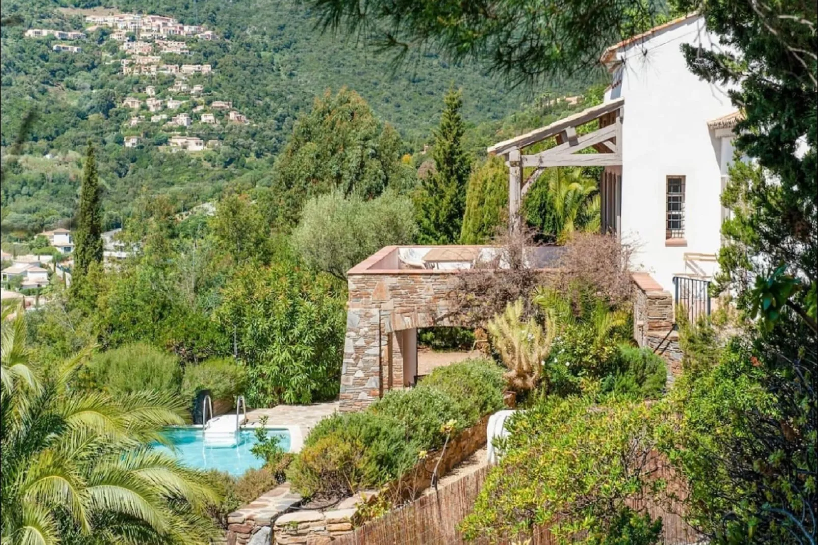 Villa Balou-Exterior summer