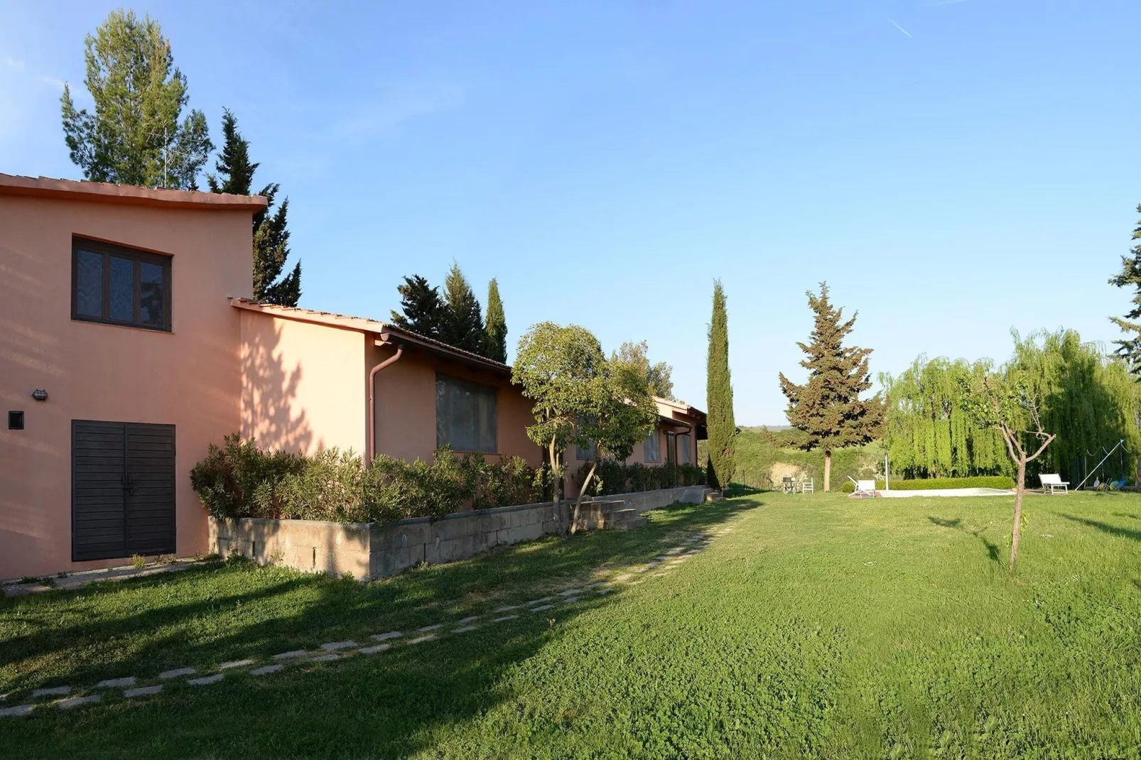 Sei Orcia-Exterior summer