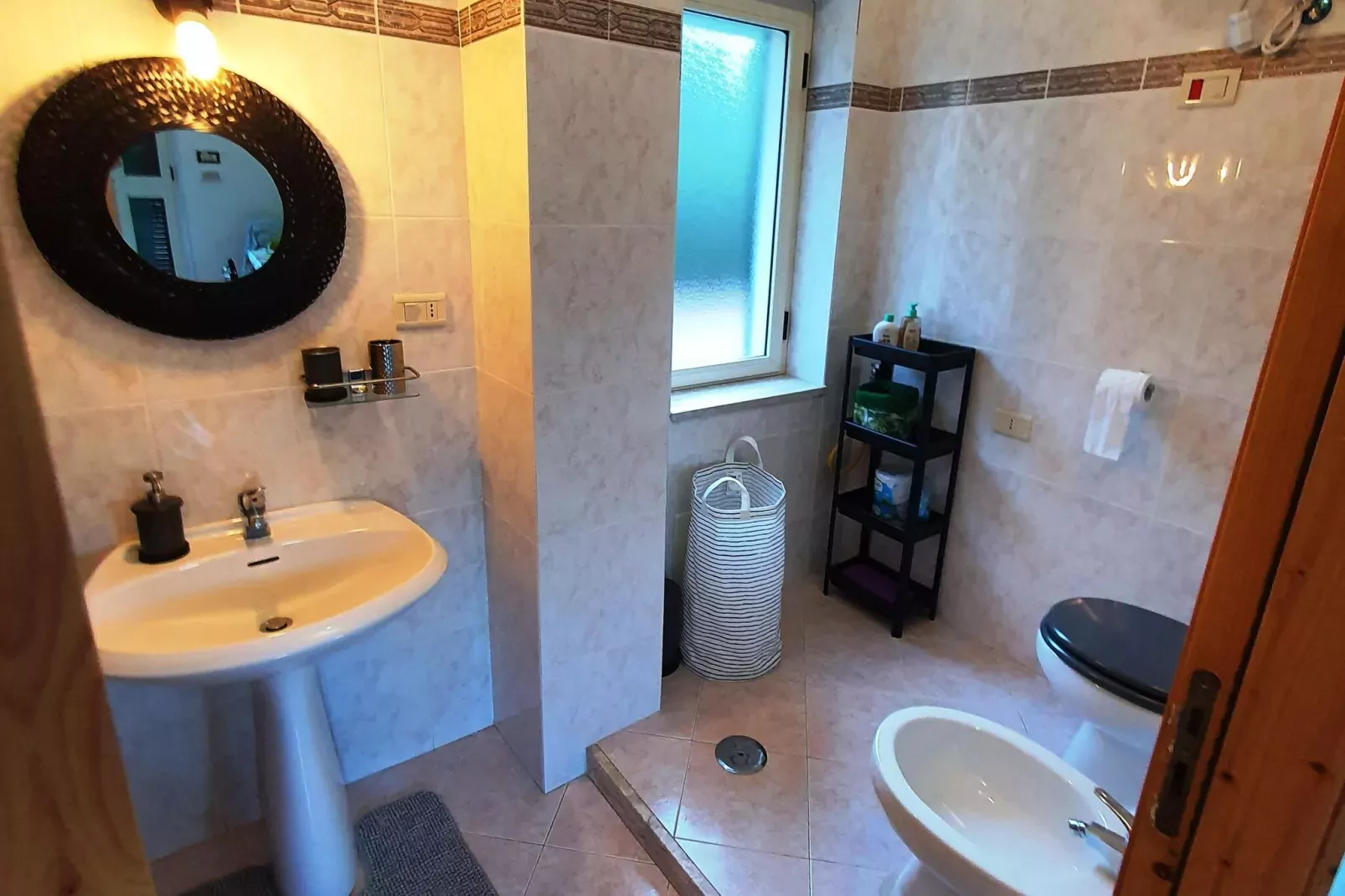 Villa Leyland-Bathroom
