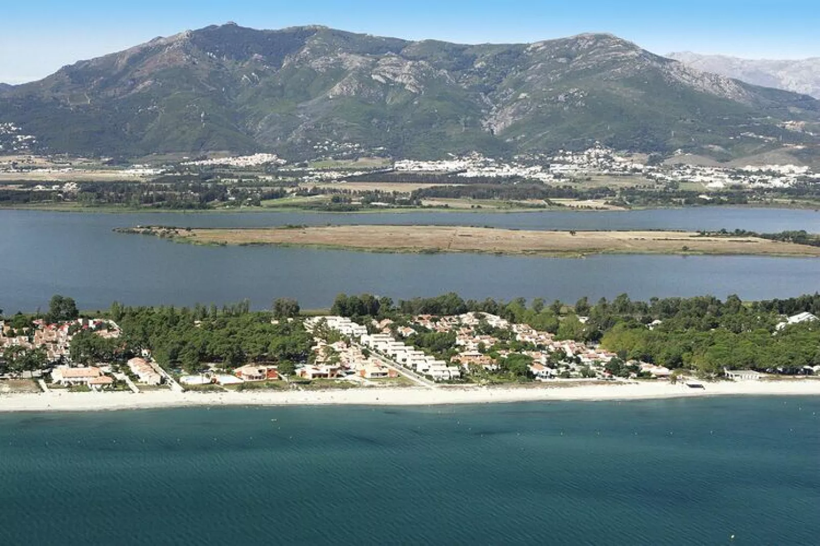 Residence Cala Bianca Borgo-Plage // 3 pcs ou 3 pcs cabine / T3 48 à 51 m2-Water view