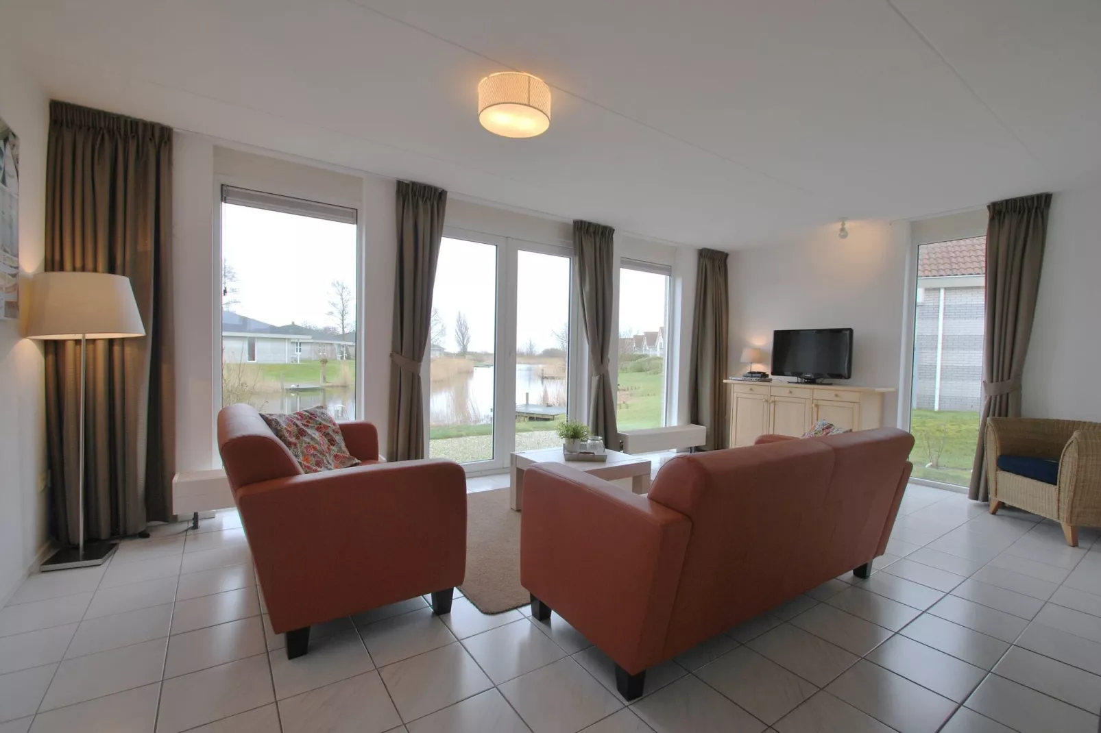 Beach Resort Makkum 26-Living room