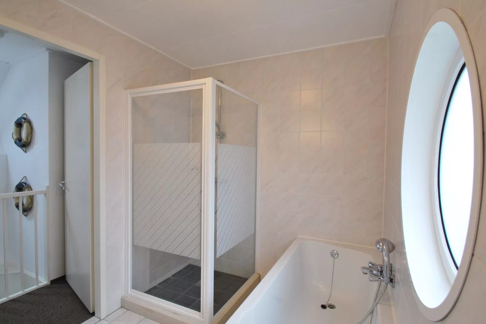 Beach Resort Makkum 26-Bathroom