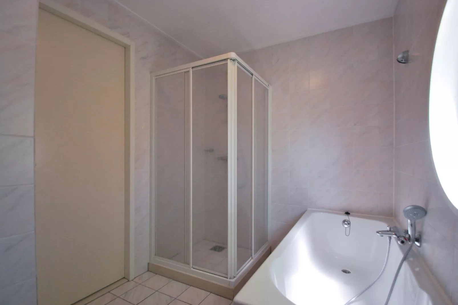 Beach Resort Makkum 27-Badezimmer