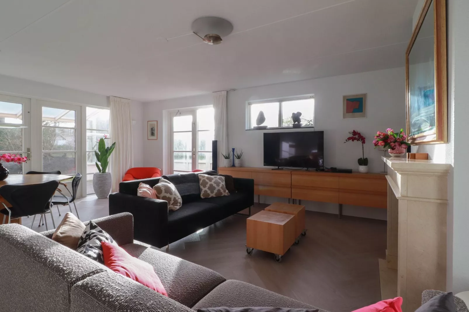 Beach Resort Makkum 24-Living room