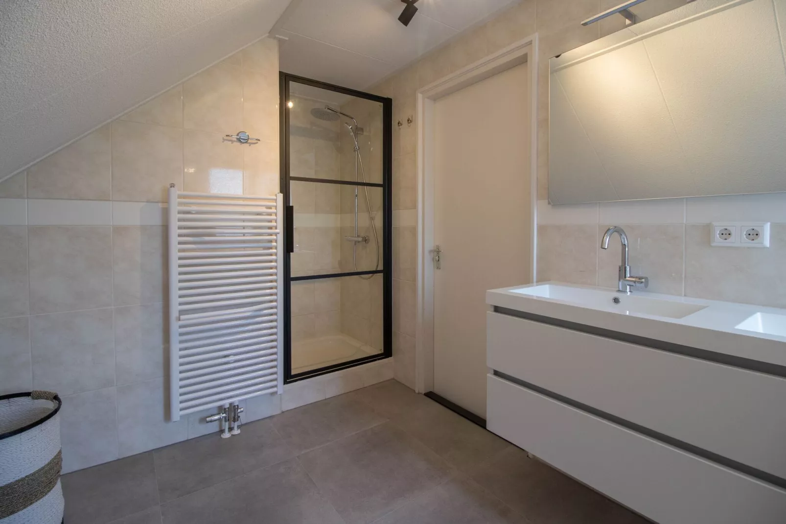 Beach Resort Makkum 24-Bathroom