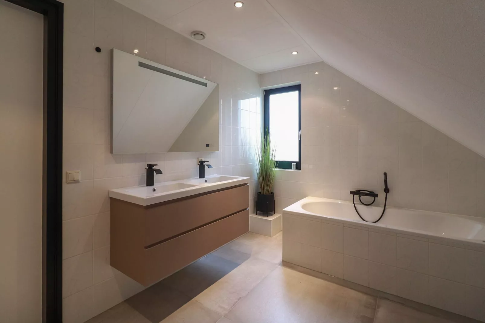Beach Resort Makkum 24-Bathroom