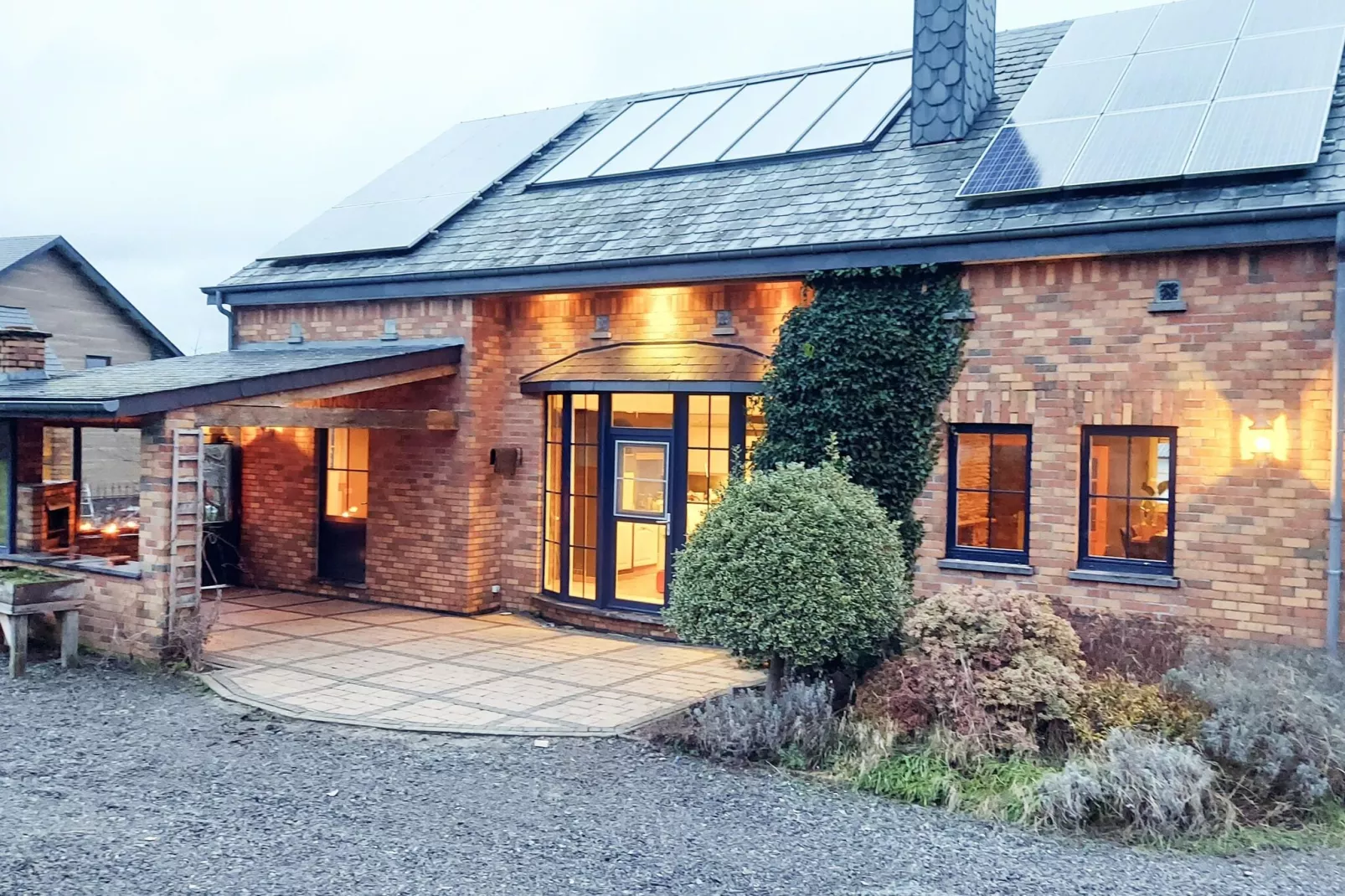 Charmante habitation à Lierneux pour 10 adultes avec Bains à remous-Exterior summer