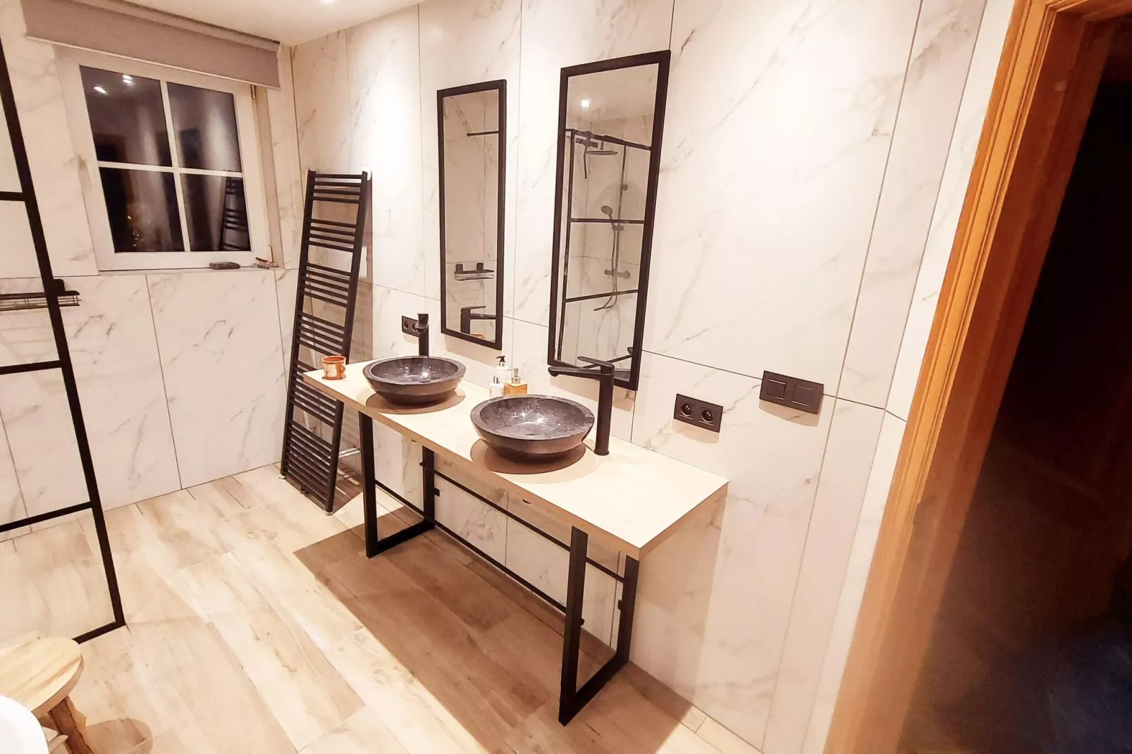 Charmante habitation à Lierneux pour 10 adultes avec Bains à remous-Bathroom