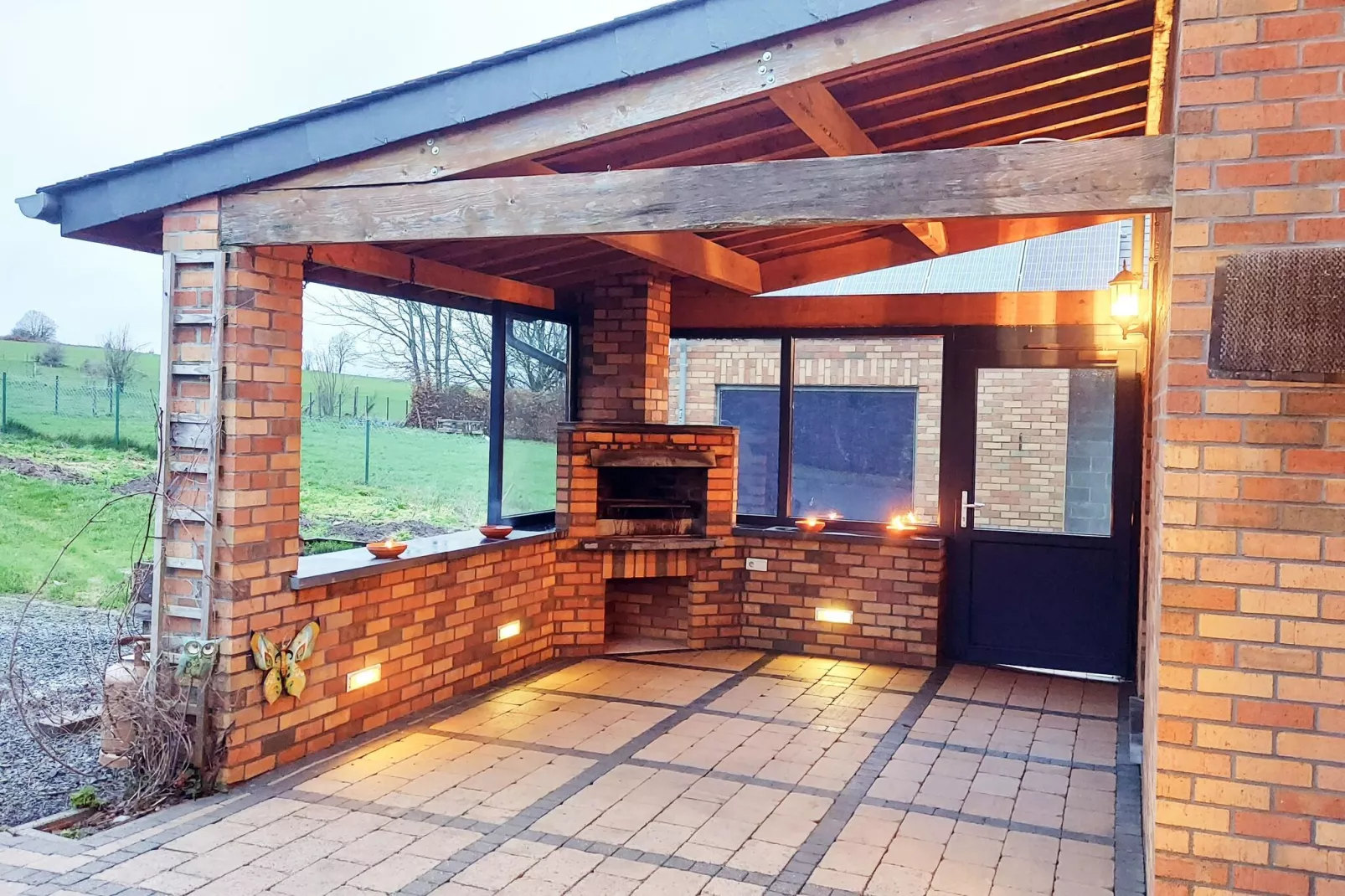 Charmante habitation à Lierneux pour 10 adultes avec Bains à remous-Terrace balcony