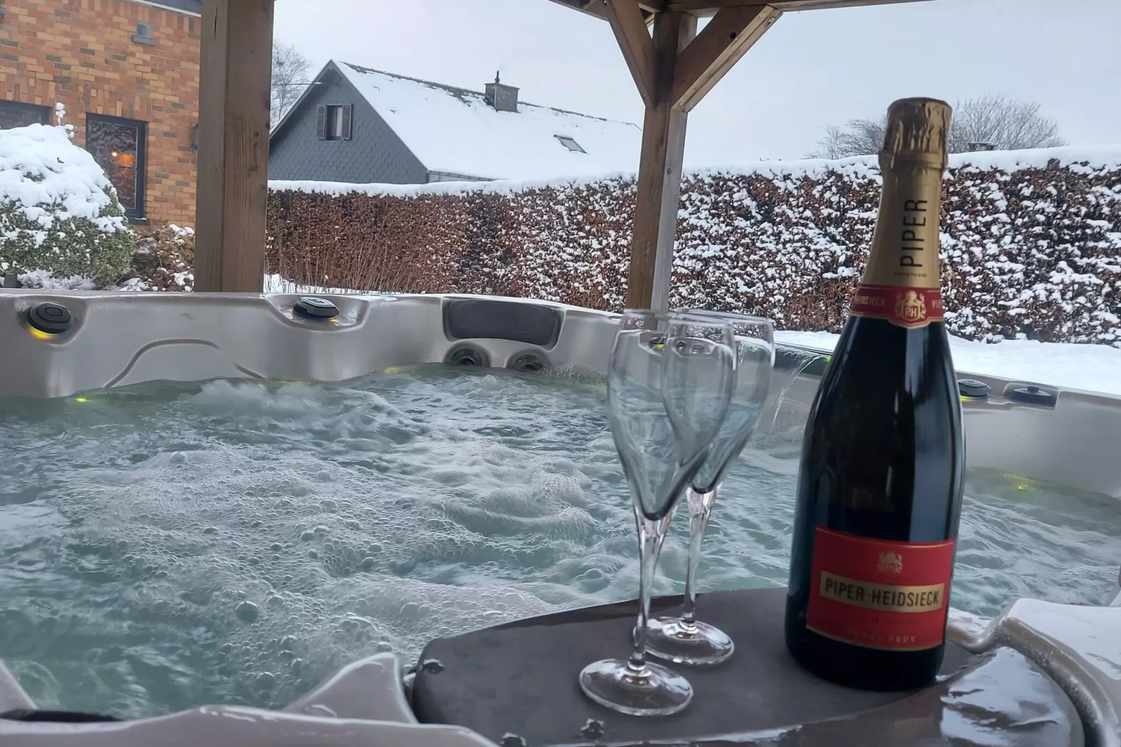 Charmante habitation à Lierneux pour 10 adultes avec Bains à remous-Wellness