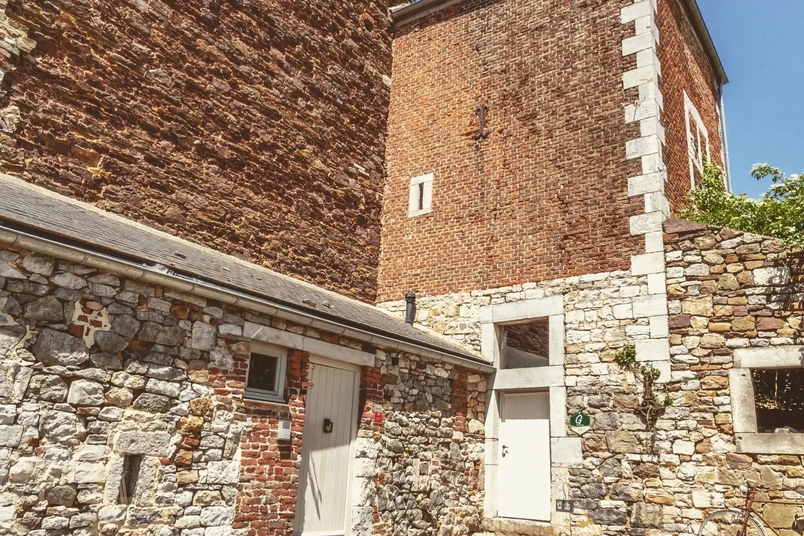 Au Milieu De Nulle Part-Exterior summer