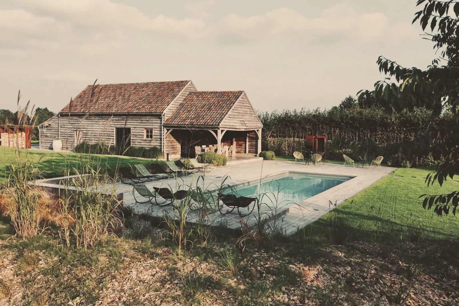Au Milieu De Nulle Part-Exterior summer